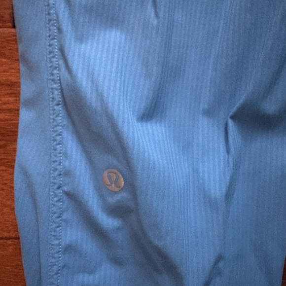 Lululemon poolside dance studio jogger size 4. GREAT condition 💙💙 - Picture 4 of 5